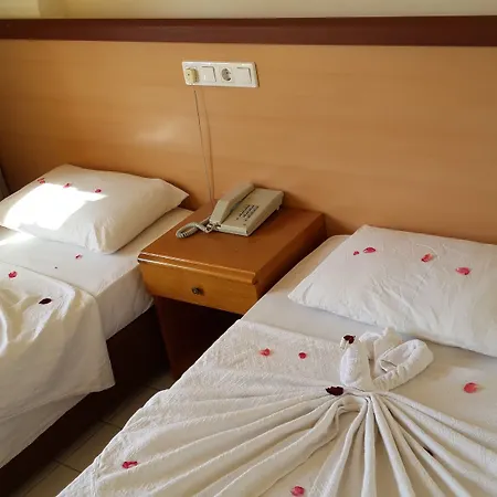 Hotel Caner 2*